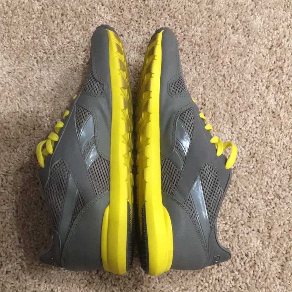 Running shoes - Picture 3 of 4
